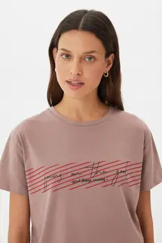Trendyol Natisnjeni Semifitted Pletene T-Shirt TWOSS21TS1276