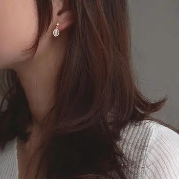Izvirno novo diamond-zaviti drop-oblikovani uhani Kitajski retro palace slog čar nišo obrti ženski nakit blagovne znamke