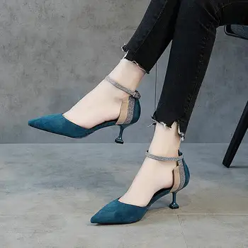 Ženske z visoko peto stiletto 2021 nov modni konicami prstov vse-tekmo Baotou besedo sponke Roman votlih eno čevlji ženske čevlje